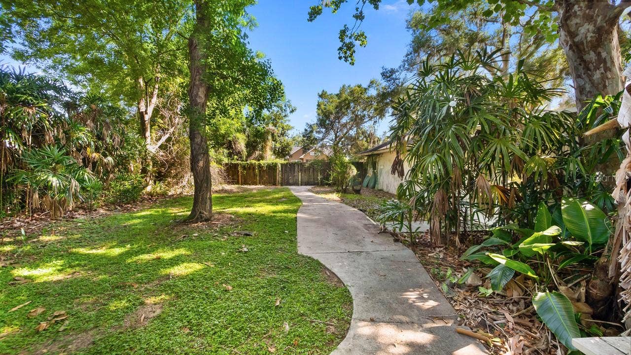 127 E LAUREL AVENUE, Howey In The Hills, FL 34737 127 E LAUREL AVENUE, Howey In The Hills, FL 34737