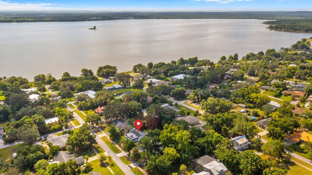 127 E LAUREL AVENUE, Howey In The Hills, FL 34737 Little Lake Harris, part of the Chain of Lakes