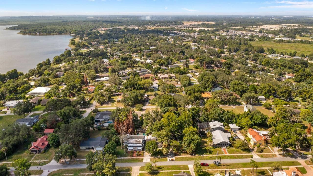 127 E LAUREL AVENUE, Howey In The Hills, FL 34737 127 E LAUREL AVENUE, Howey In The Hills, FL 34737