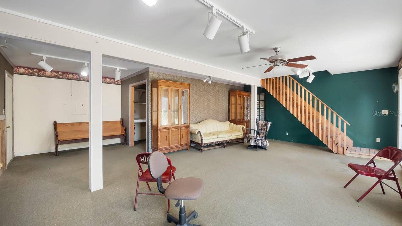 127 E LAUREL AVENUE, Howey In The Hills, FL 34737 127 E LAUREL AVENUE, Howey In The Hills, FL 34737