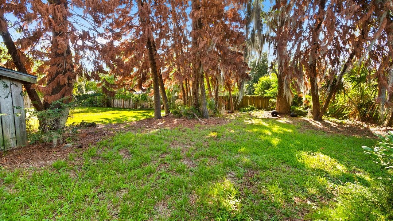 127 E LAUREL AVENUE, Howey In The Hills, FL 34737 127 E LAUREL AVENUE, Howey In The Hills, FL 34737
