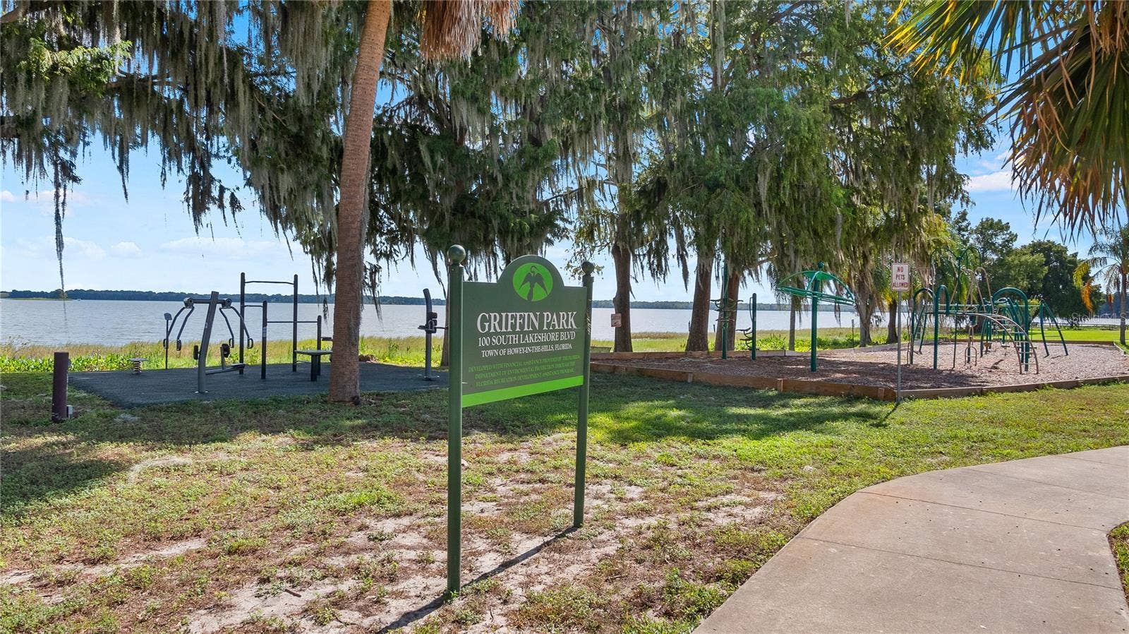 127 E LAUREL AVENUE, Howey In The Hills, FL 34737 127 E LAUREL AVENUE, Howey In The Hills, FL 34737