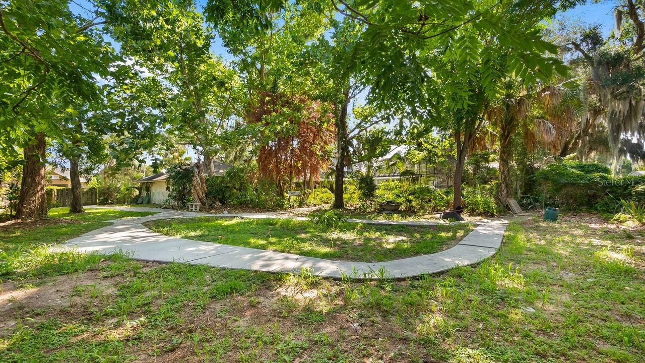 127 E LAUREL AVENUE, Howey In The Hills, FL 34737 127 E LAUREL AVENUE, Howey In The Hills, FL 34737