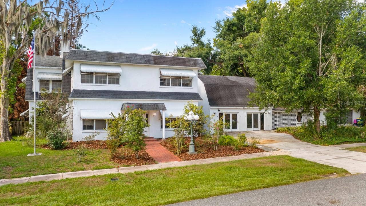 127 E LAUREL AVENUE, Howey In The Hills, FL 34737 127 E Laurel Ave