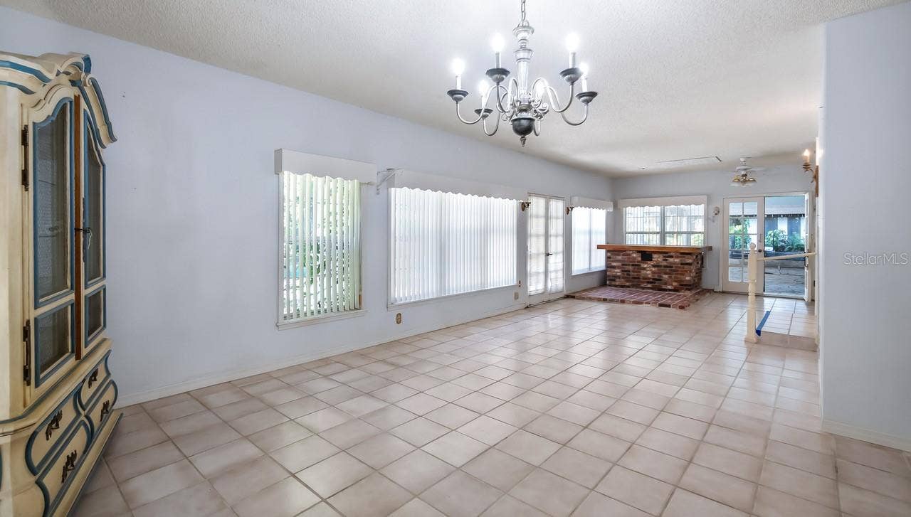 127 E LAUREL AVENUE, Howey In The Hills, FL 34737 127 E LAUREL AVENUE, Howey In The Hills, FL 34737