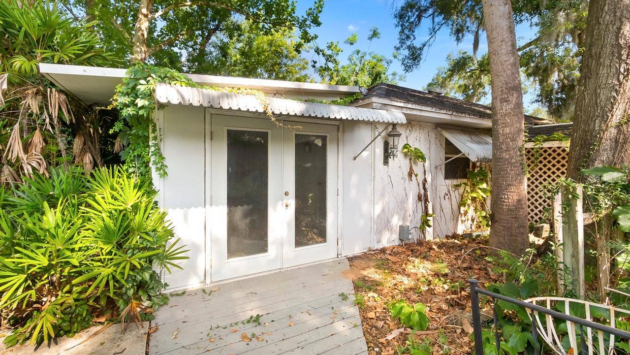 127 E LAUREL AVENUE, Howey In The Hills, FL 34737 127 E LAUREL AVENUE, Howey In The Hills, FL 34737
