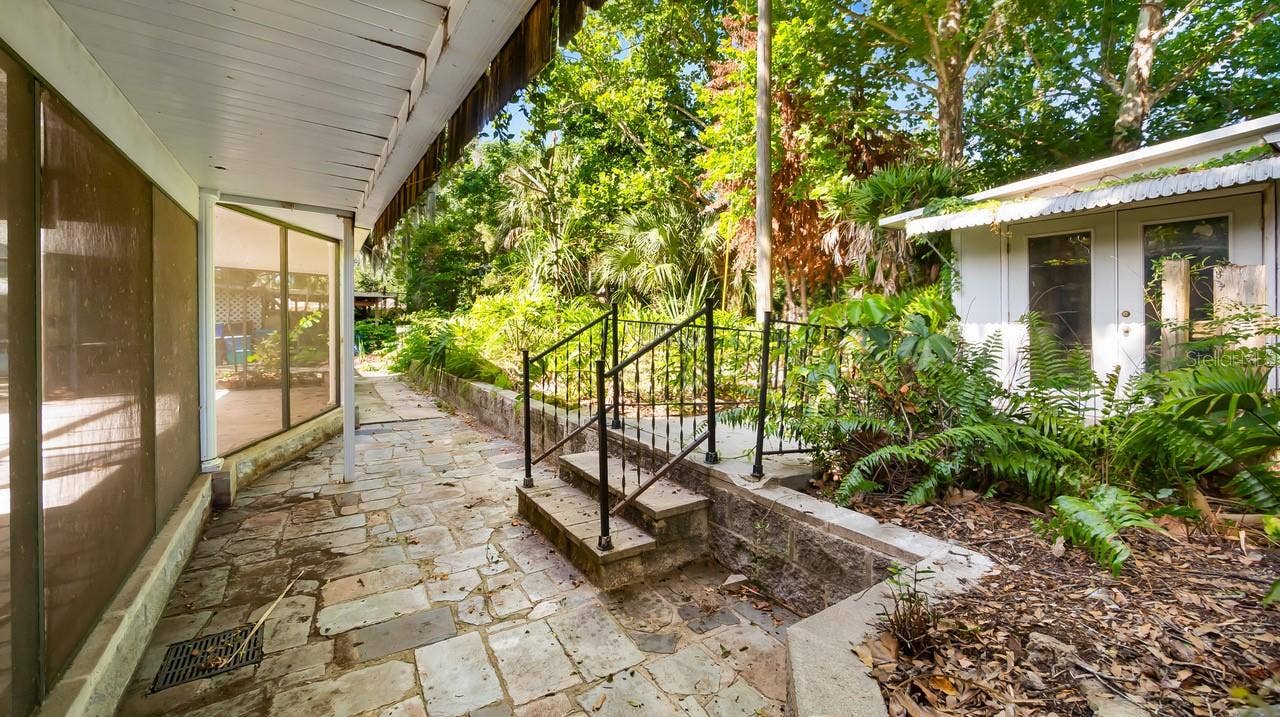 127 E LAUREL AVENUE, Howey In The Hills, FL 34737 127 E LAUREL AVENUE, Howey In The Hills, FL 34737