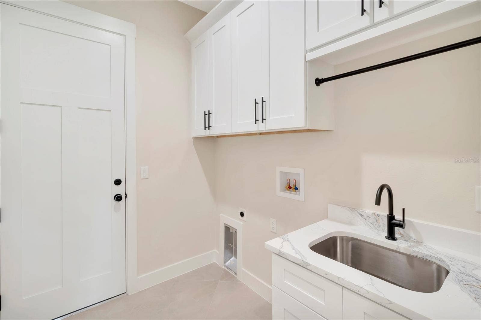 17605 NINTH STREET, Montverde, FL 34756 Launrdy