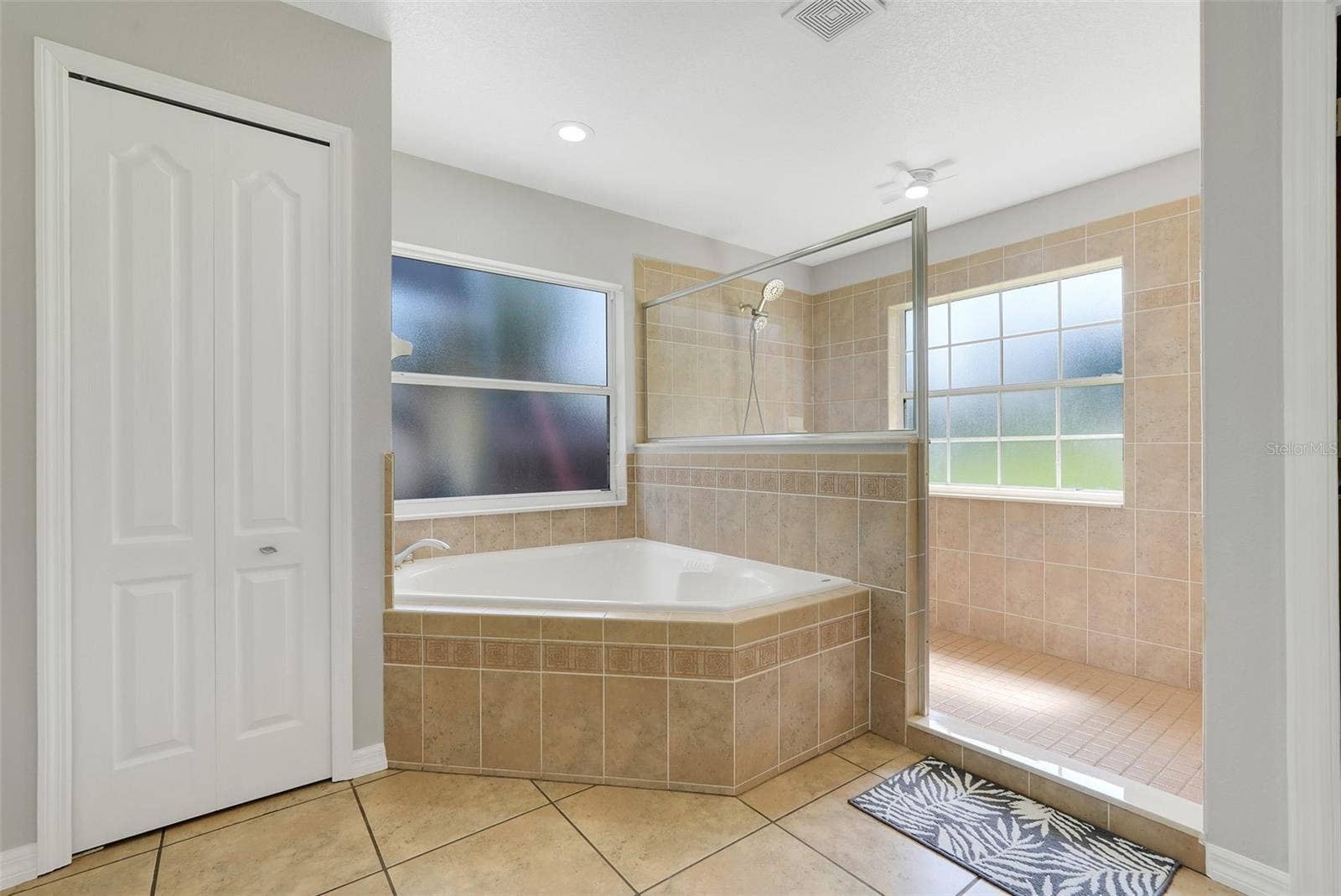 18233 ROSE STREET, Groveland, FL 34736