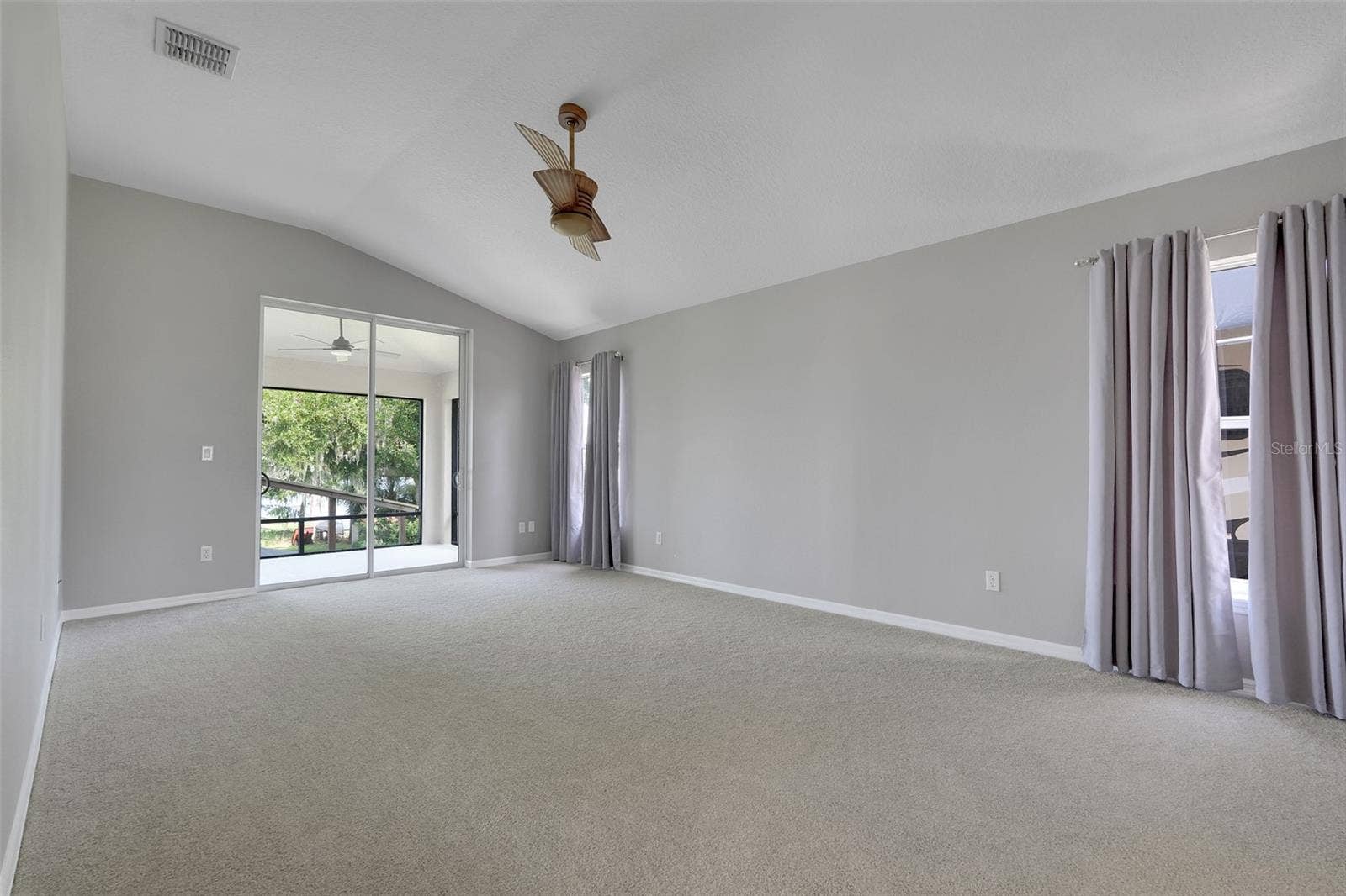 18233 ROSE STREET, Groveland, FL 34736