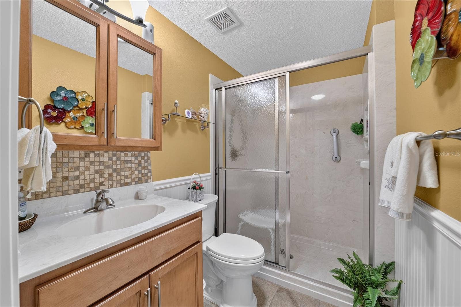 16364 SE 89TH TERRACE, Summerfield, FL 34491 Guest Bathroom