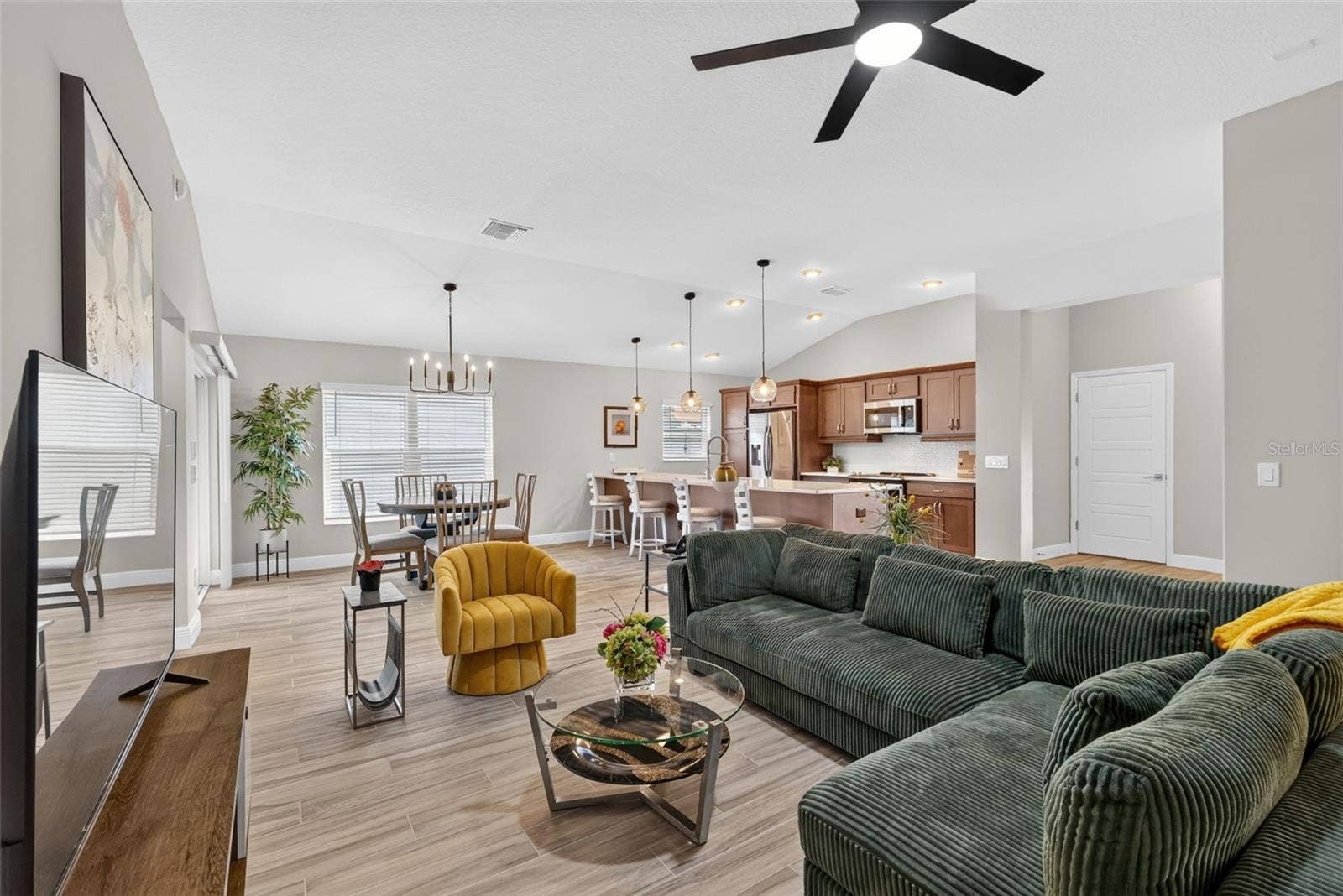4686 HILES PLACE, The Villages, FL 32163 Living, Dining, and Kitchen
