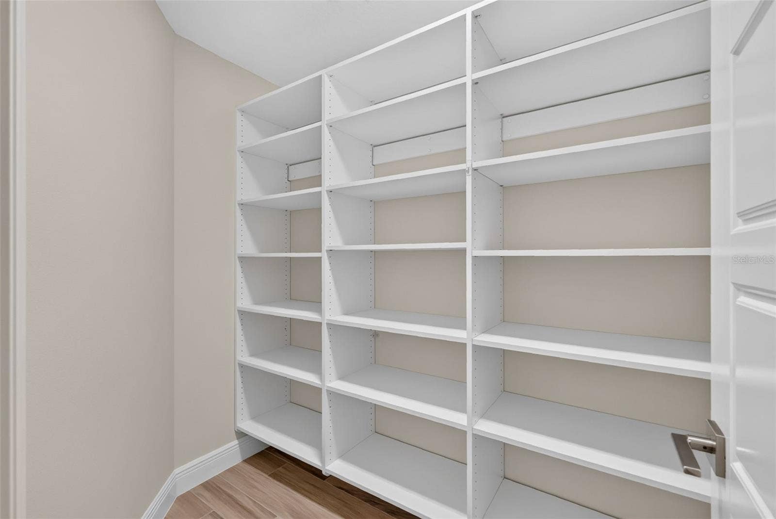4686 HILES PLACE, The Villages, FL 32163 Spacious Walk-In Pantry!