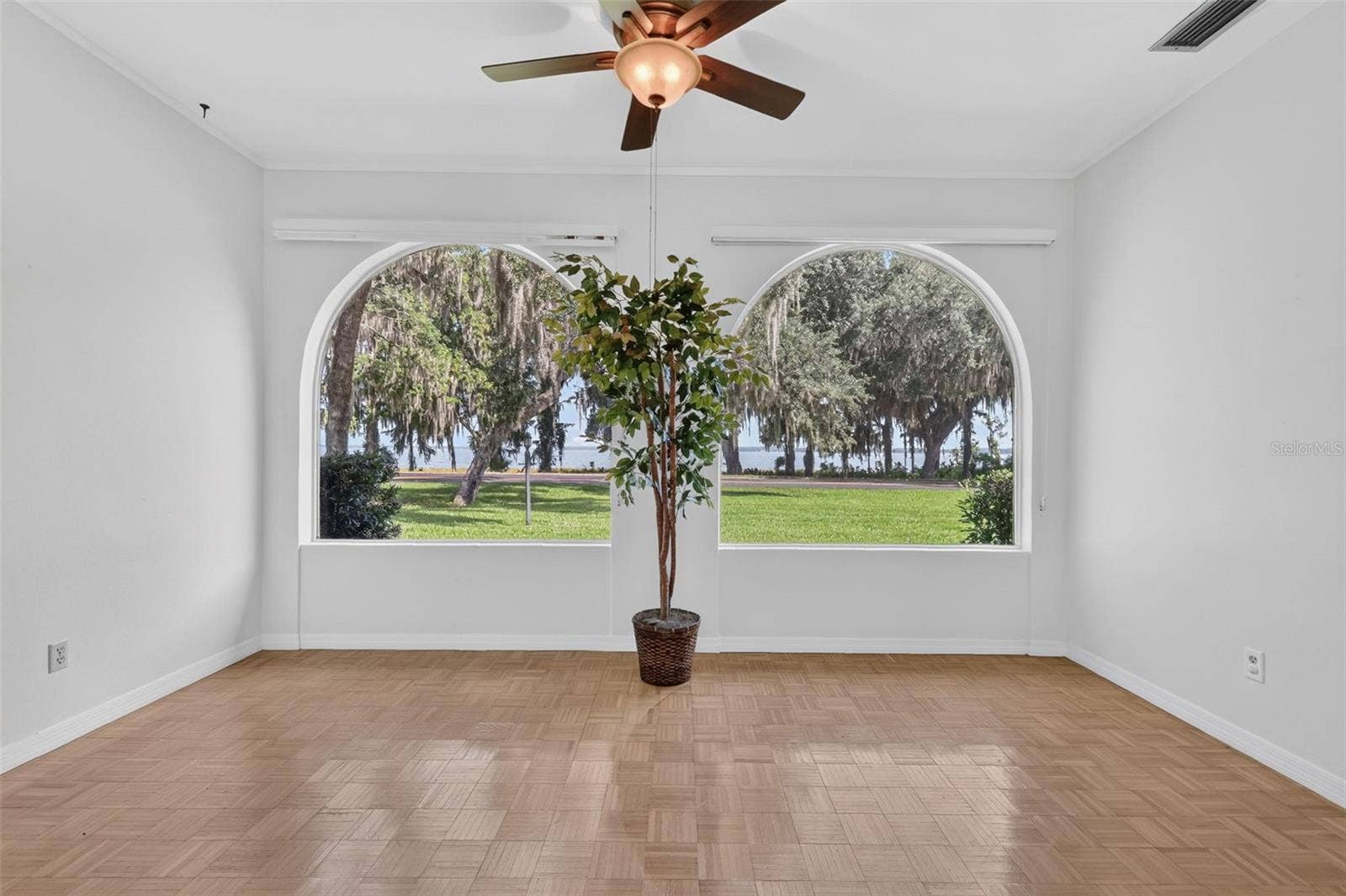 1111 LAKESHORE DRIVE, #C3, Eustis, FL 32726 1111 LAKESHORE DRIVE, #C3, Eustis, FL 32726