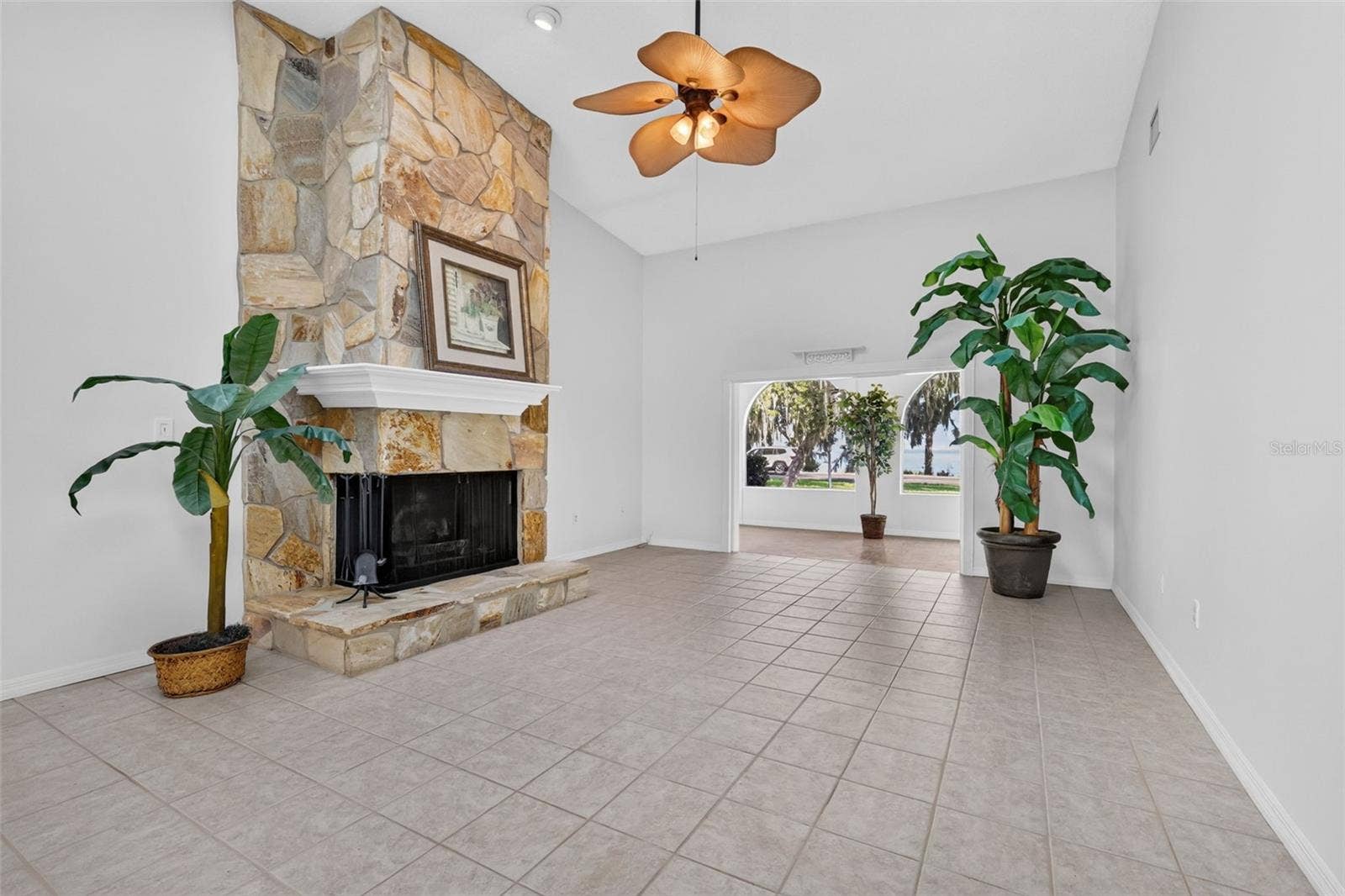 1111 LAKESHORE DRIVE, #C3, Eustis, FL 32726 1111 LAKESHORE DRIVE, #C3, Eustis, FL 32726