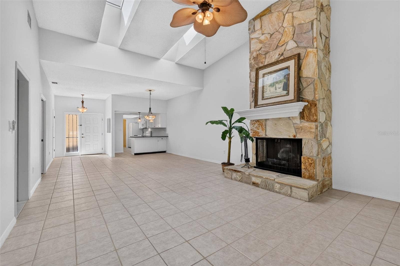 1111 LAKESHORE DRIVE, #C3, Eustis, FL 32726 1111 LAKESHORE DRIVE, #C3, Eustis, FL 32726