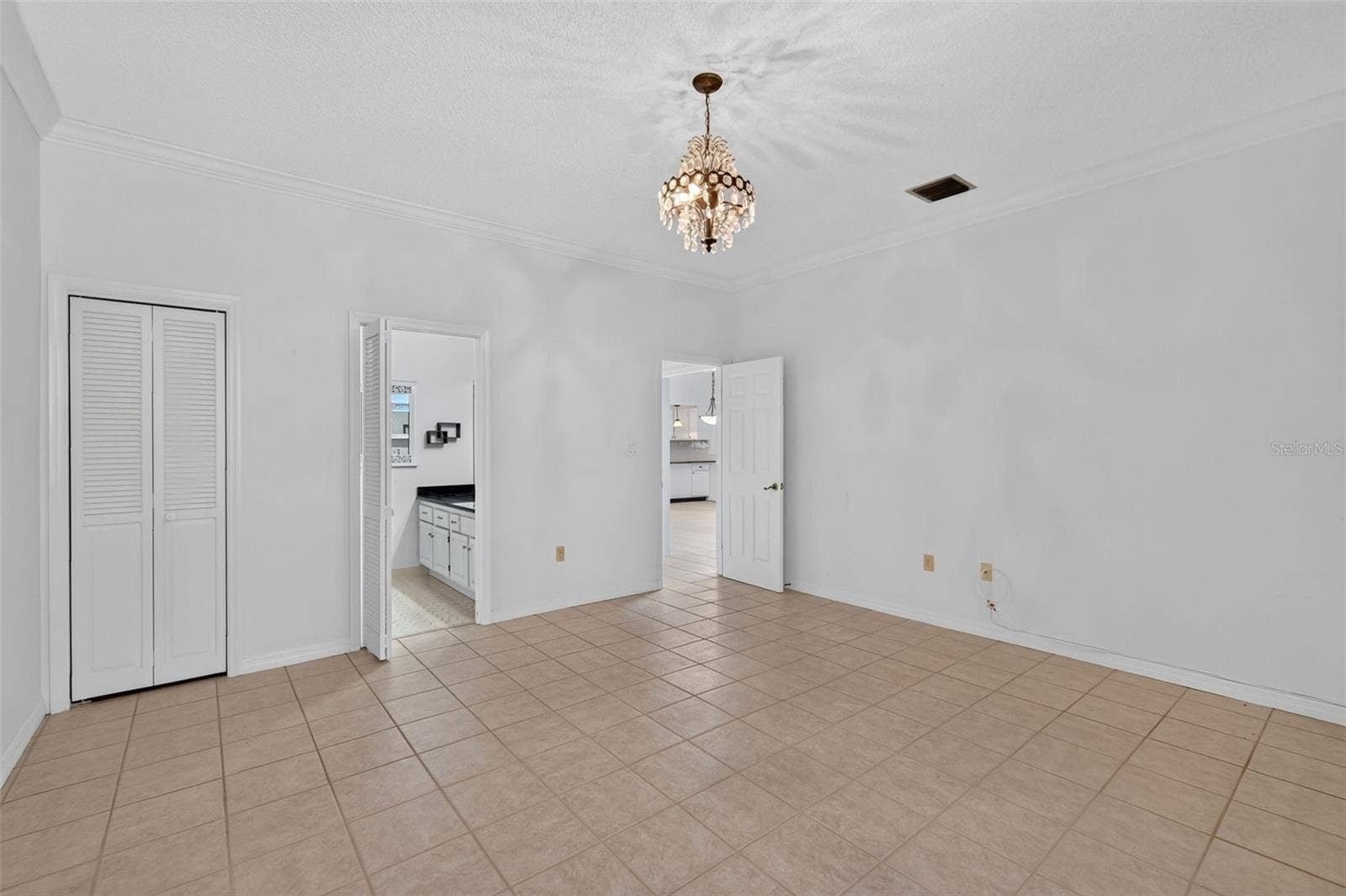 1111 LAKESHORE DRIVE, #C3, Eustis, FL 32726 1111 LAKESHORE DRIVE, #C3, Eustis, FL 32726
