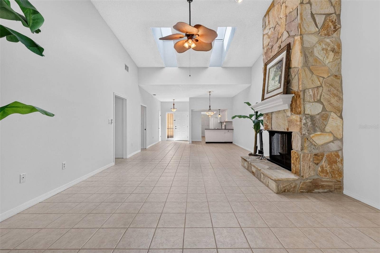 1111 LAKESHORE DRIVE, #C3, Eustis, FL 32726 1111 LAKESHORE DRIVE, #C3, Eustis, FL 32726