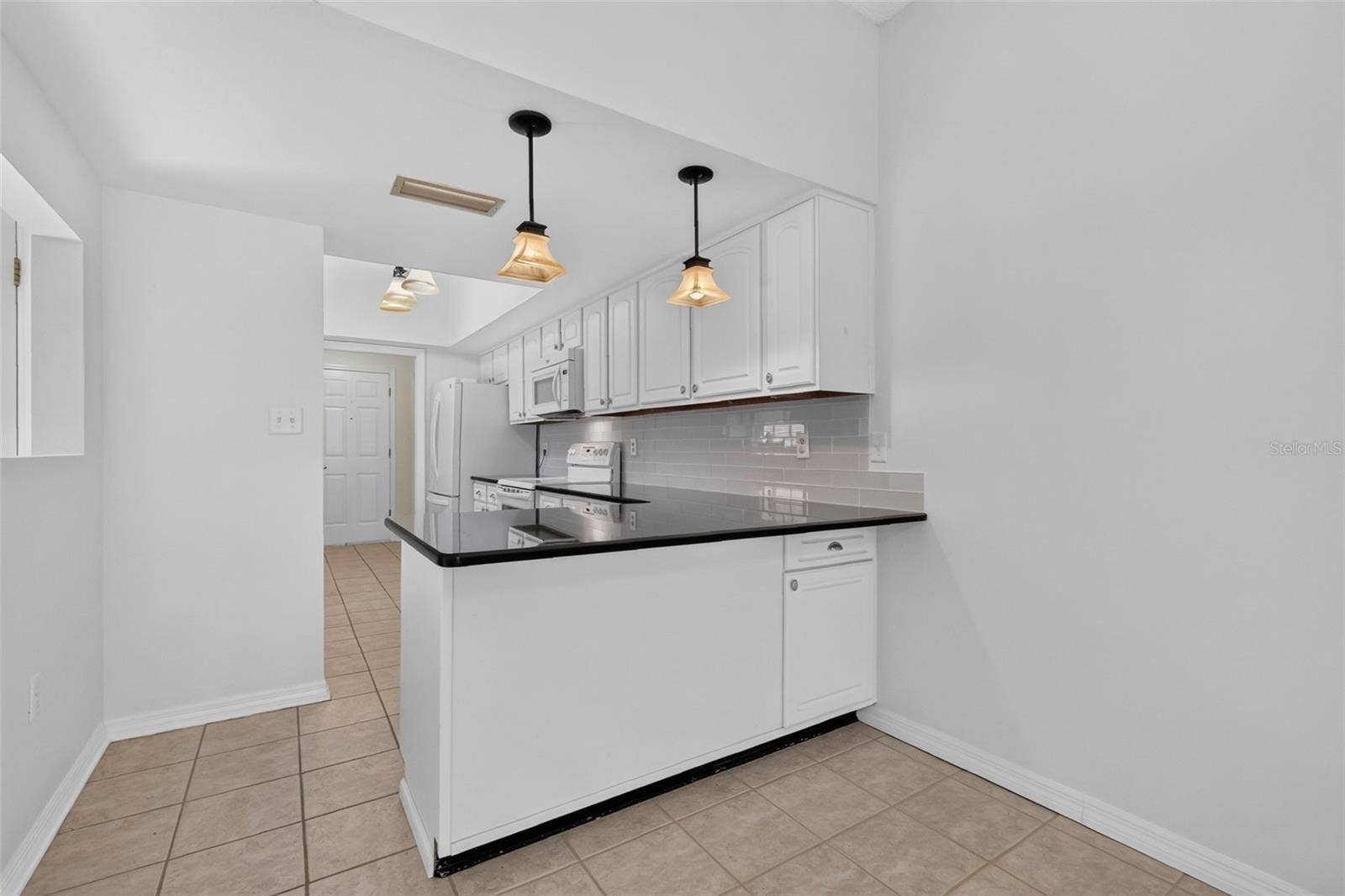 1111 LAKESHORE DRIVE, #C3, Eustis, FL 32726 1111 LAKESHORE DRIVE, #C3, Eustis, FL 32726