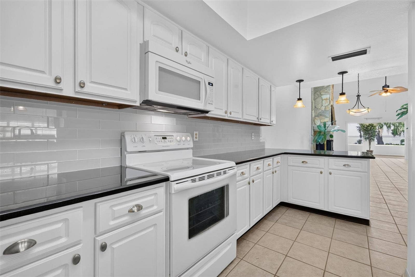1111 LAKESHORE DRIVE, #C3, Eustis, FL 32726 1111 LAKESHORE DRIVE, #C3, Eustis, FL 32726