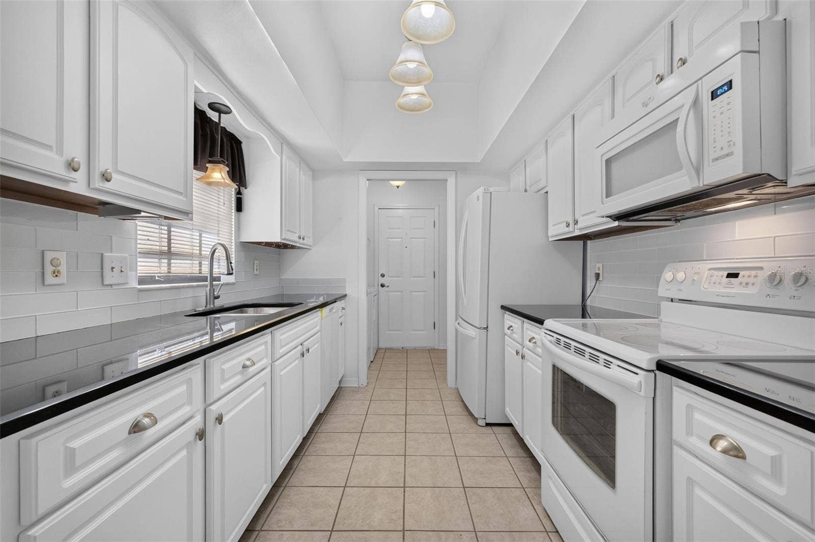 1111 LAKESHORE DRIVE, #C3, Eustis, FL 32726 1111 LAKESHORE DRIVE, #C3, Eustis, FL 32726