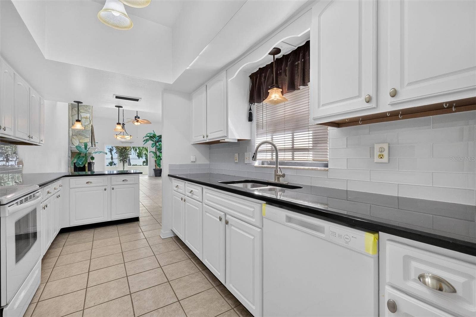 1111 LAKESHORE DRIVE, #C3, Eustis, FL 32726 1111 LAKESHORE DRIVE, #C3, Eustis, FL 32726