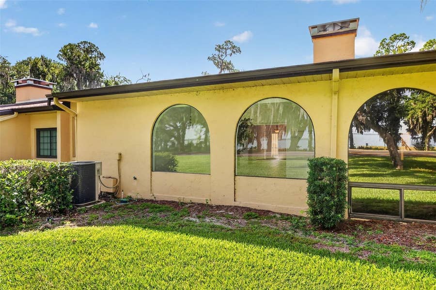 Property photo for 1111 LAKESHORE DRIVE, #C3, Eustis, FL