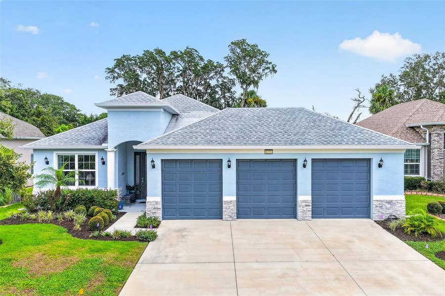 Property photo for 8220 BRIDGEPORT BAY CIRCLE, Mount Dora, FL