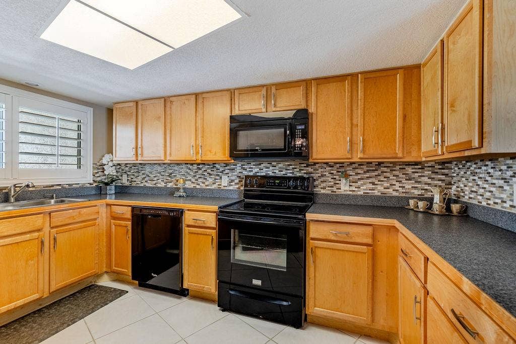 1068 LOTUS PARKWAY, #813, Altamonte Springs, FL 32714 Kitchen