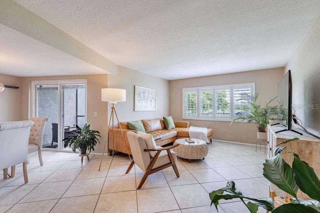 1068 LOTUS PARKWAY, #813, Altamonte Springs, FL 32714 Living room