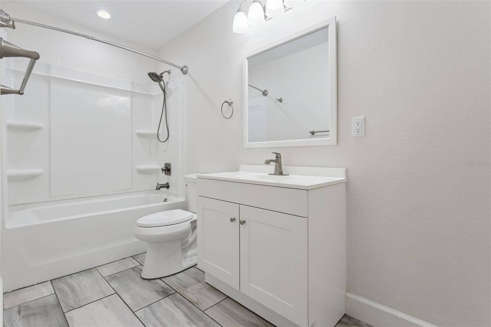 209 JEAN STREET, Tavares, FL 32778