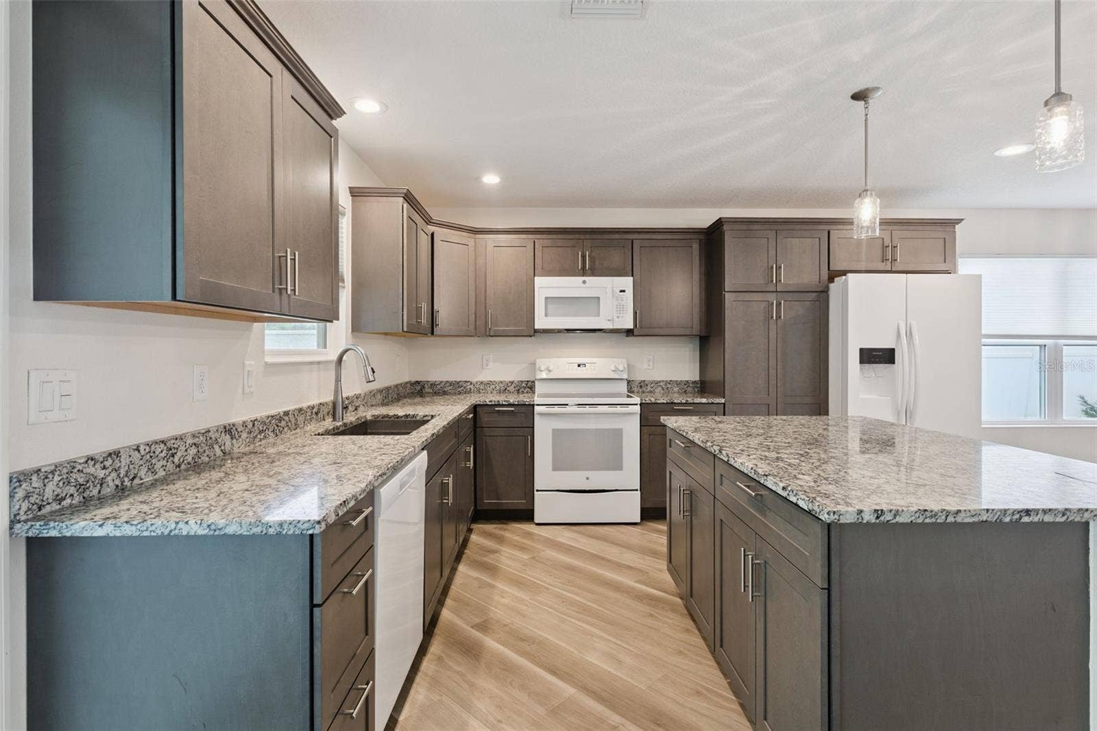 209 JEAN STREET, Tavares, FL 32778