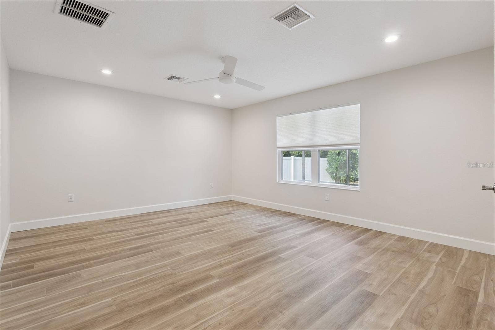 209 JEAN STREET, Tavares, FL 32778