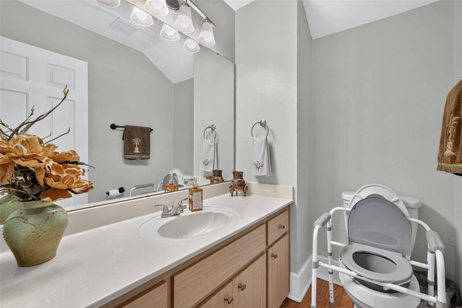 1/2 BATH1ST LEVEL