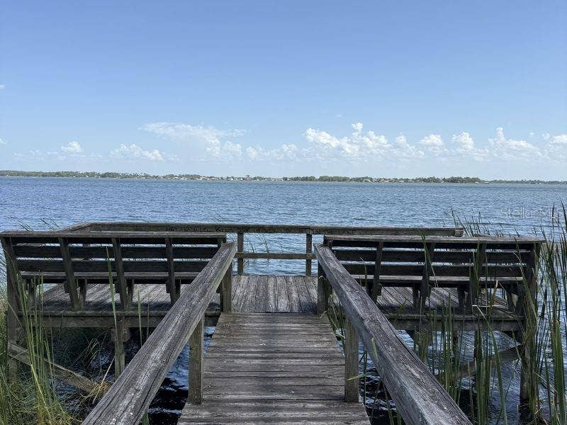COMMUNITY DOCK
