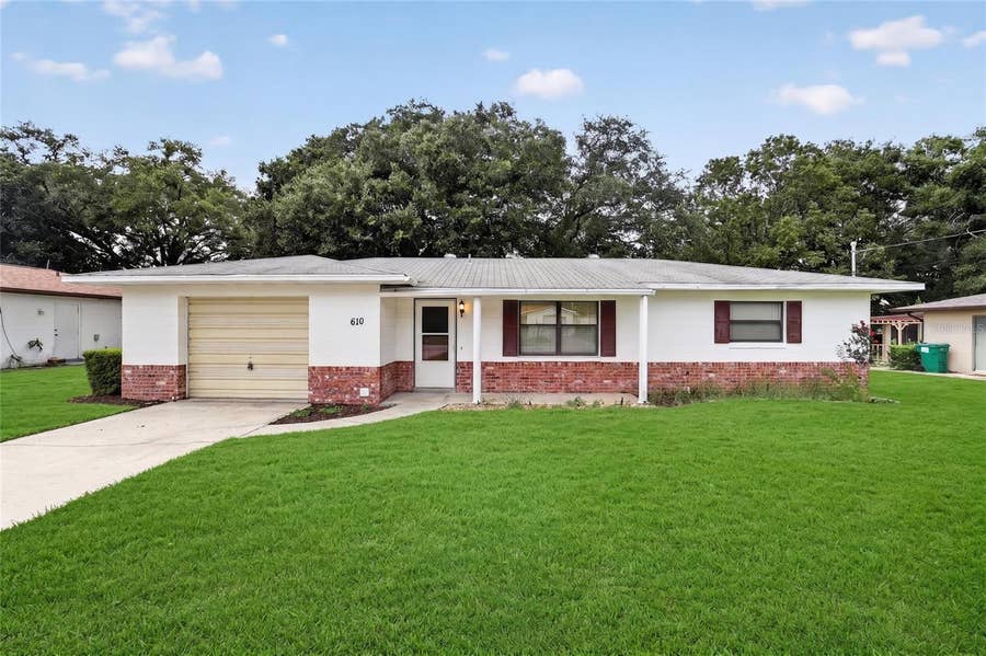 Property photo for 610 FOURTH AVENUE, Lady Lake, FL