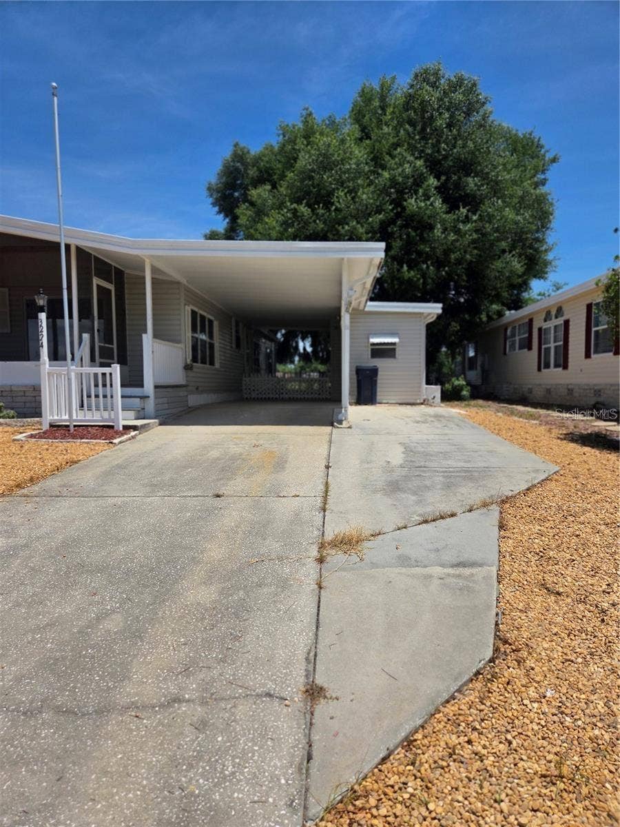 3224 MANATEE ROAD, Tavares, FL 32778 3224 MANATEE ROAD, Tavares, FL 32778