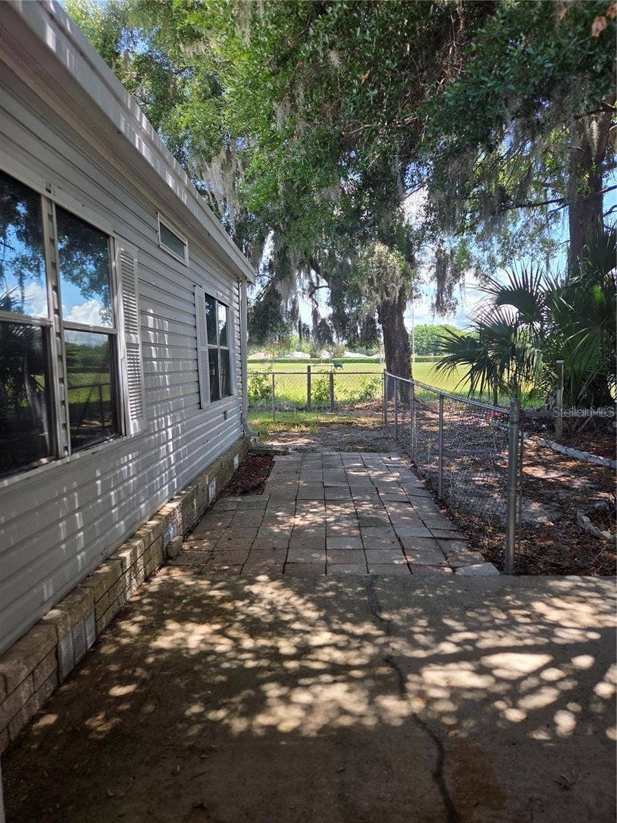 3224 MANATEE ROAD, Tavares, FL 32778 3224 MANATEE ROAD, Tavares, FL 32778