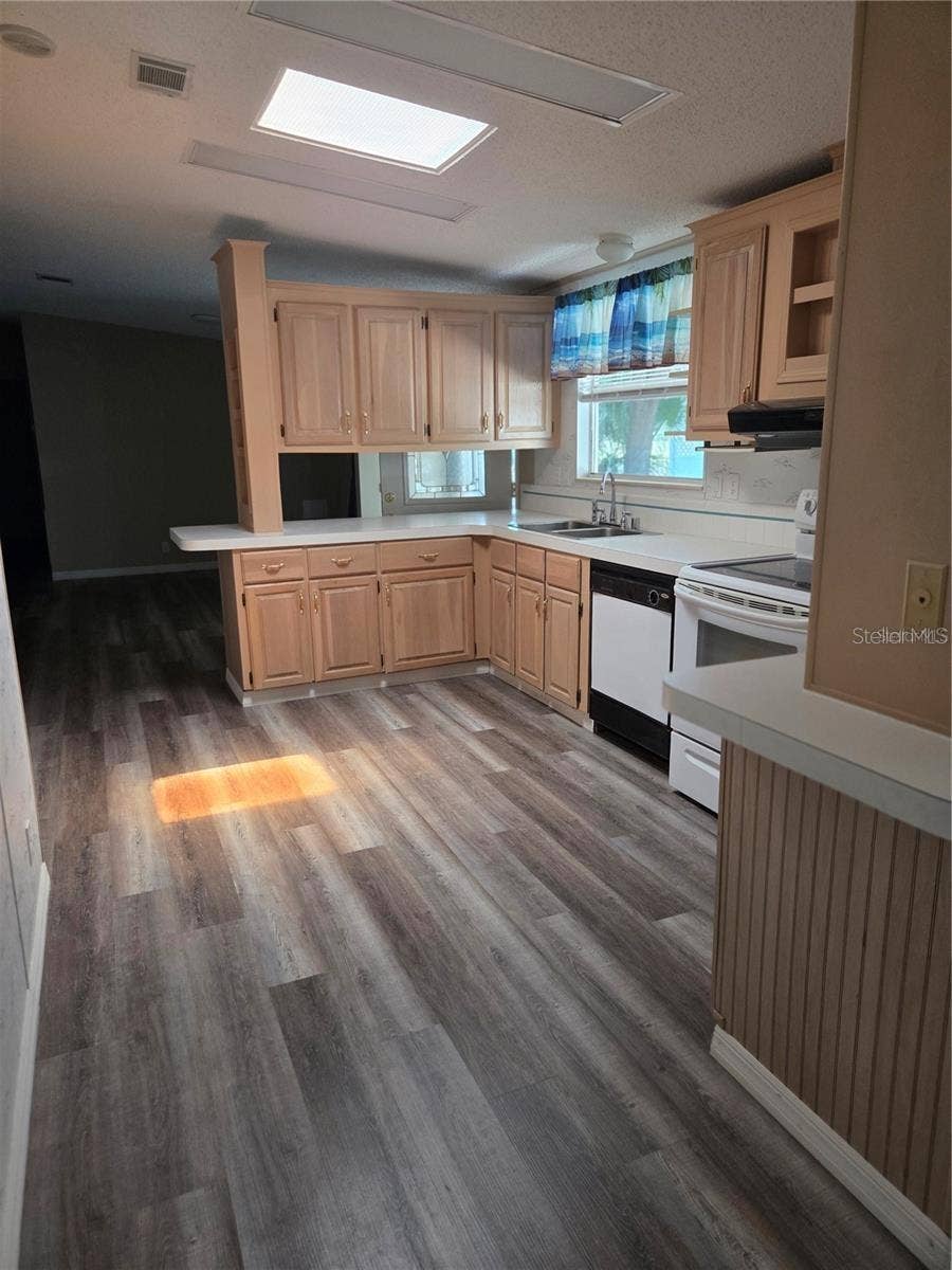 3224 MANATEE ROAD, Tavares, FL 32778 3224 MANATEE ROAD, Tavares, FL 32778