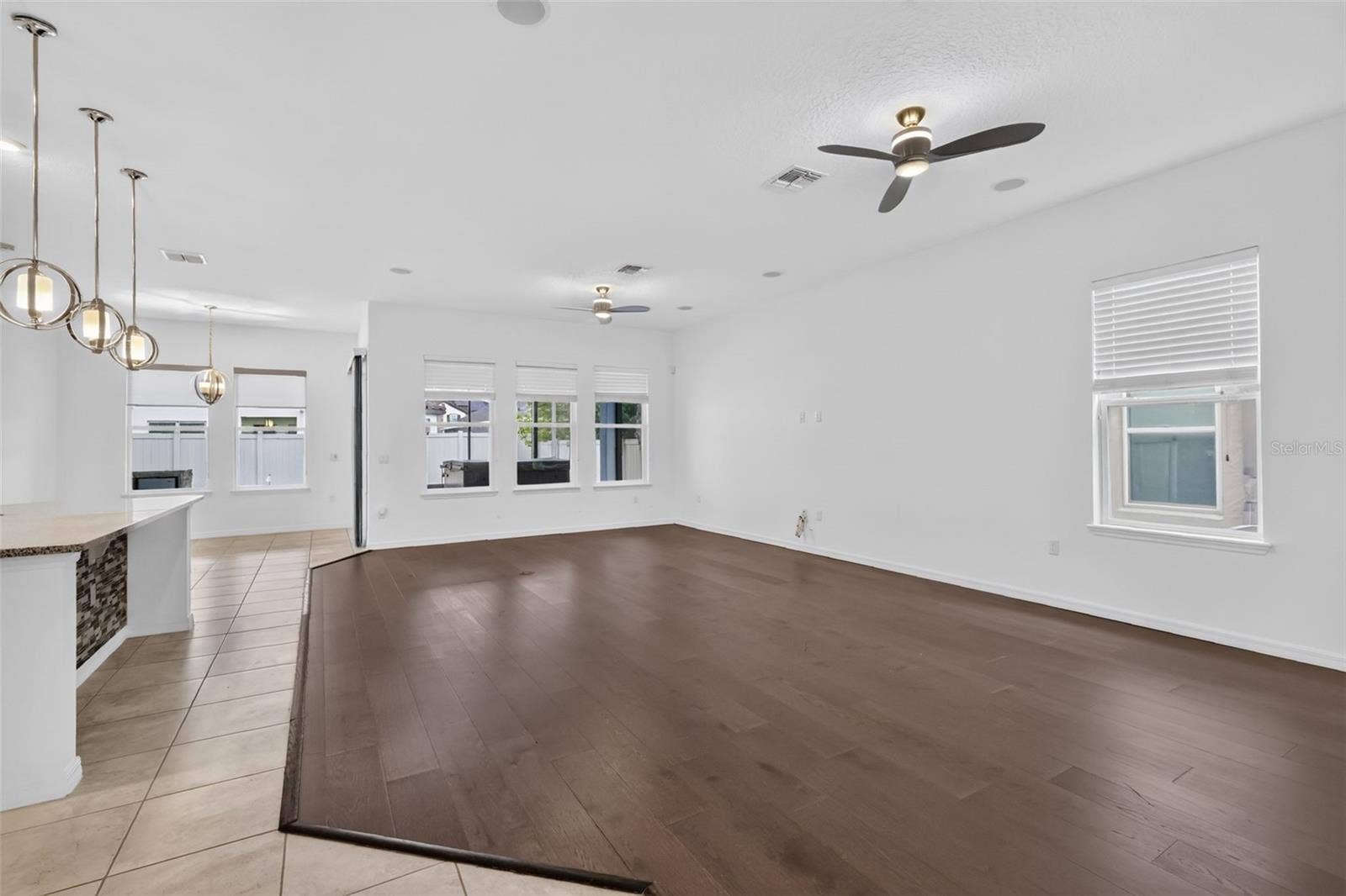 14681 SETON CREEK BOULEVARD, Winter Garden, FL 34787 Living Room