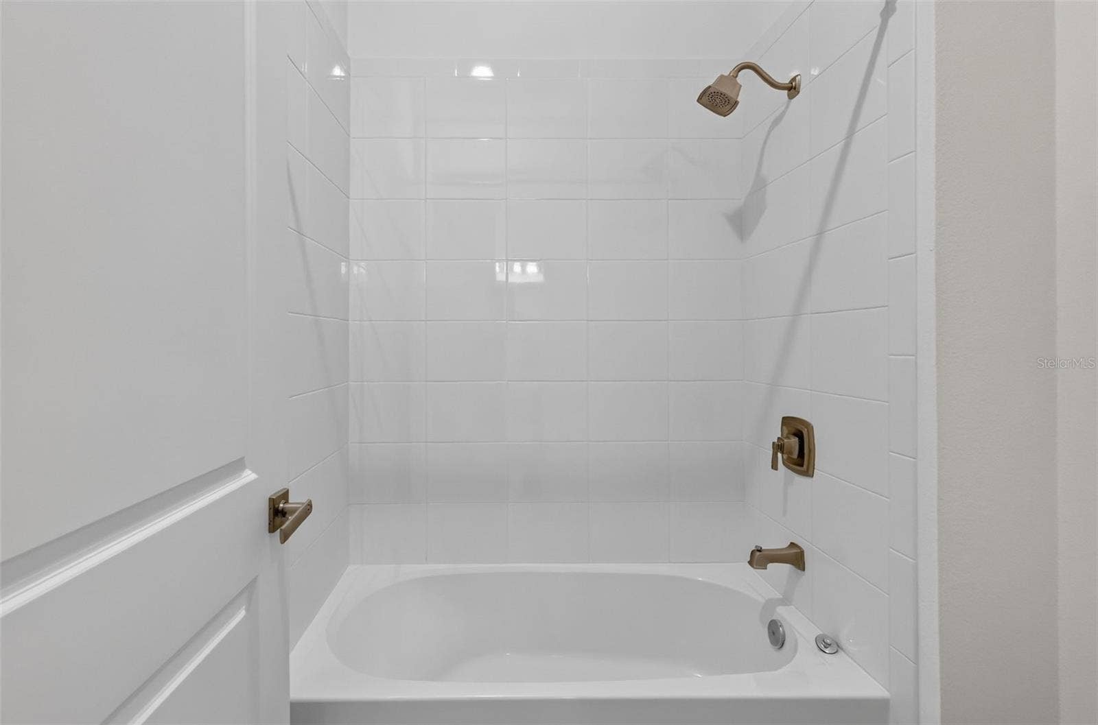 14681 SETON CREEK BOULEVARD, Winter Garden, FL 34787 Jack & Jill Bathroom