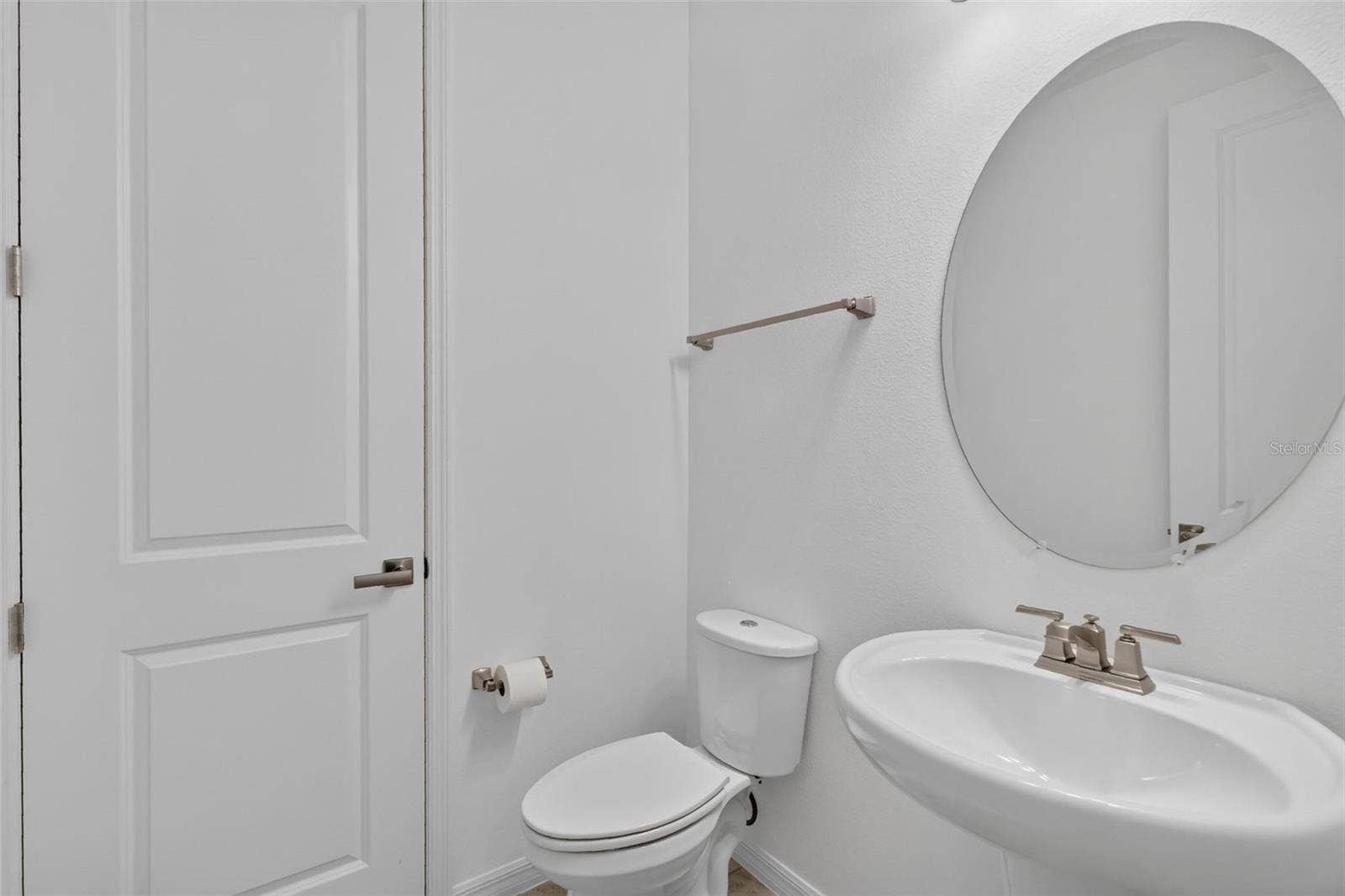 14681 SETON CREEK BOULEVARD, Winter Garden, FL 34787 Upstairs Half Bathroom w/ Storage Closet