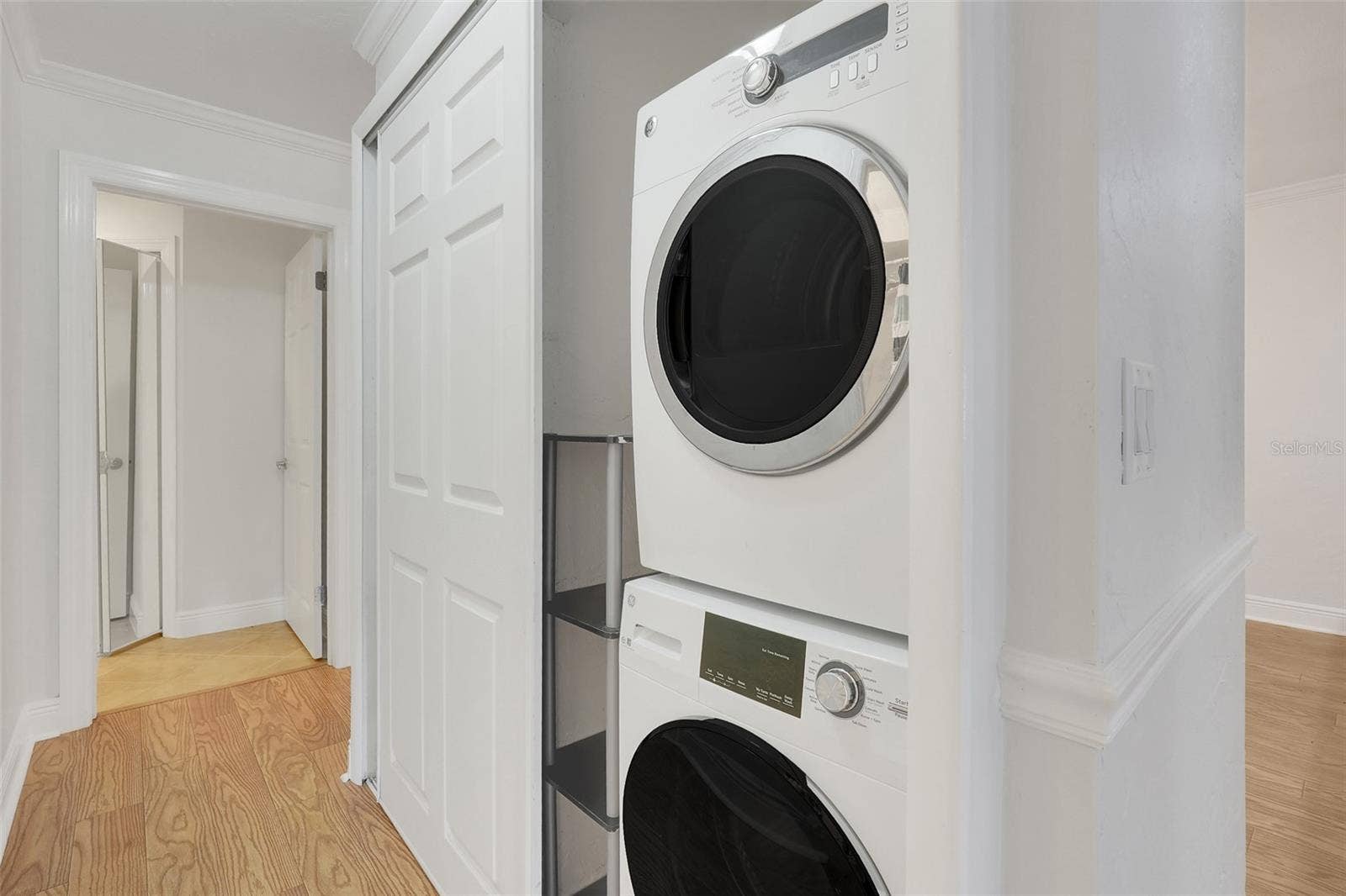 608 S MAIN AVENUE, #35, Minneola, FL 34715 washer/dryer convey