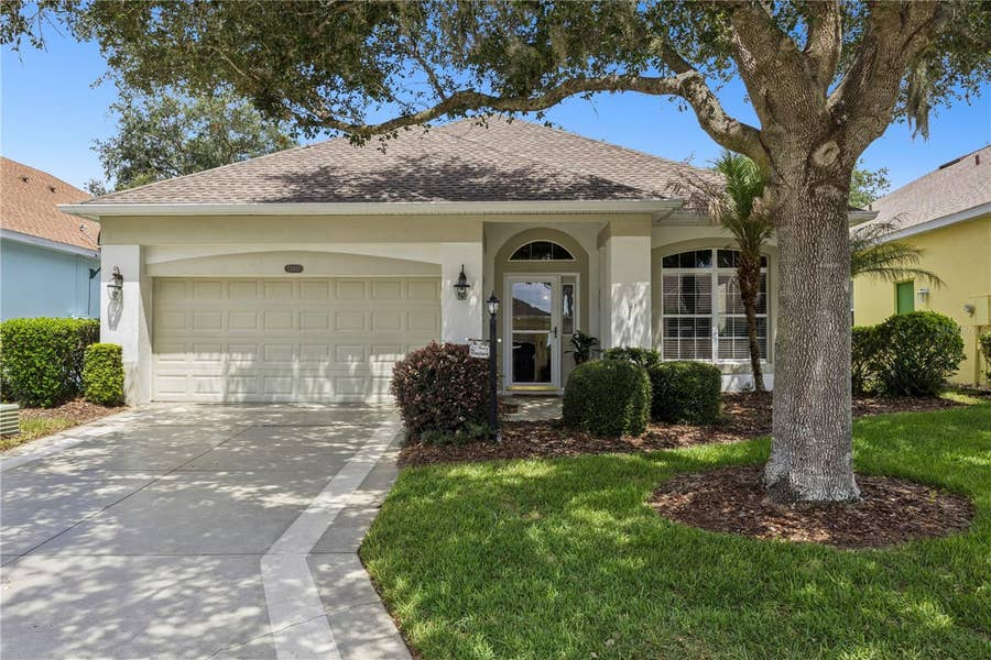 Property photo for 24403 AMBERLEAF COURT, Leesburg, FL