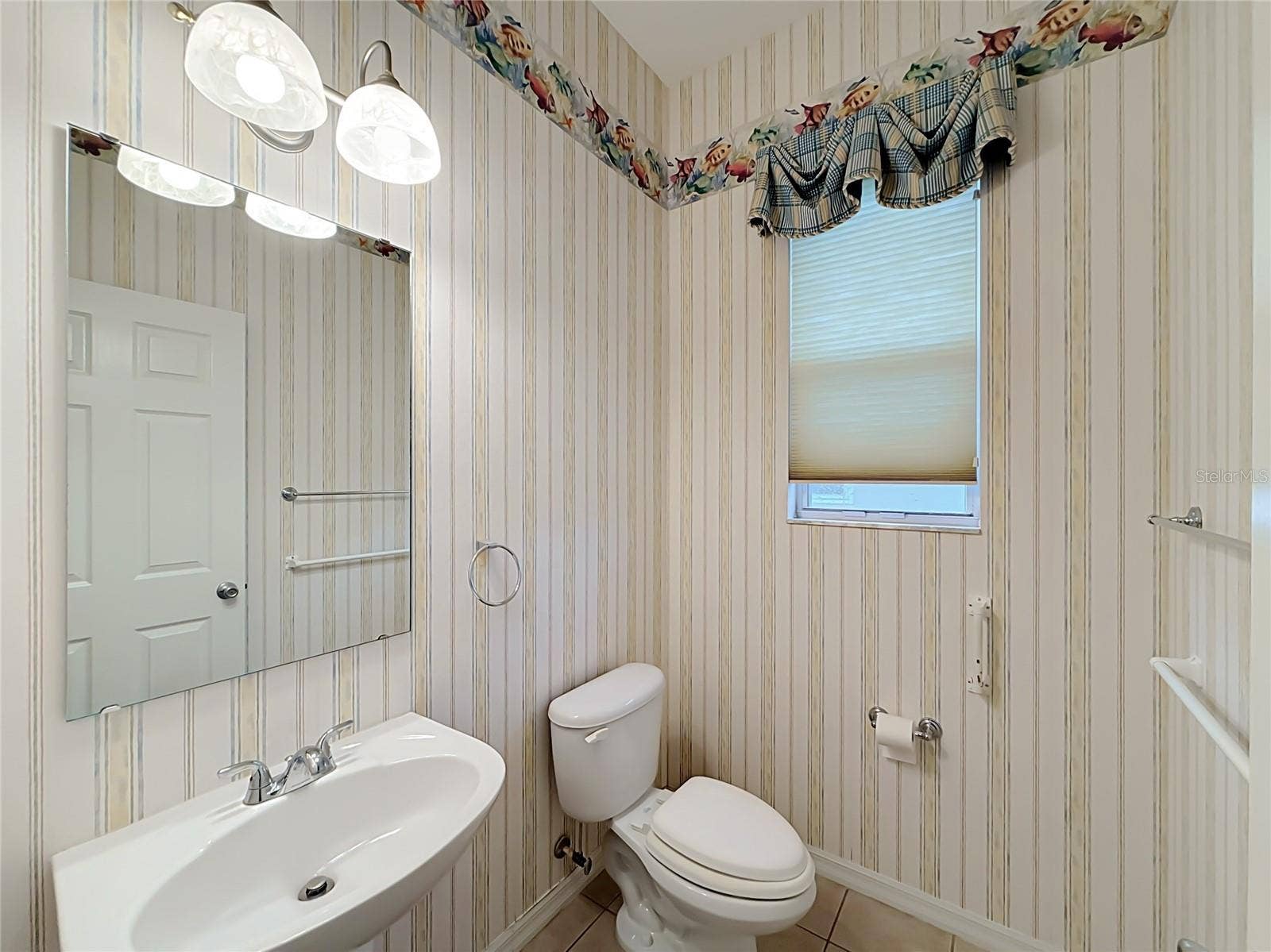 Powder Rm or 1/2 Ba.