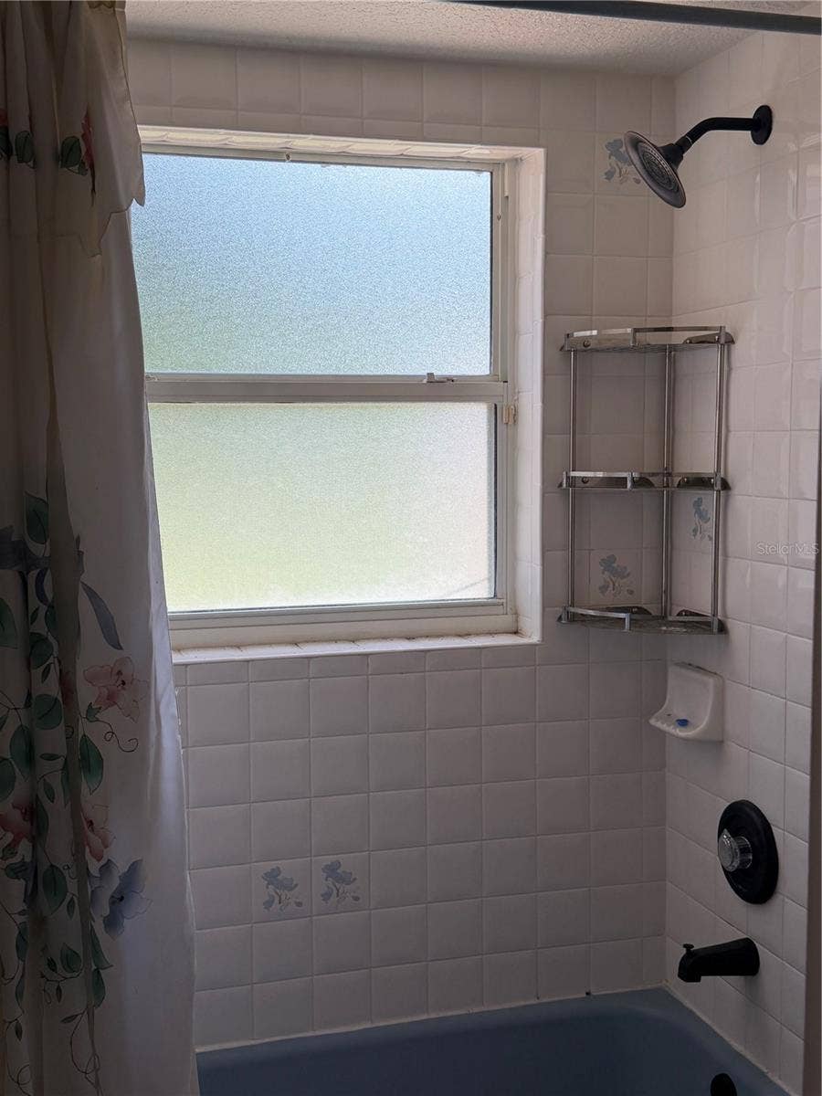 1760 LAKE TERRACE DR, Eustis, FL 32726 second bath