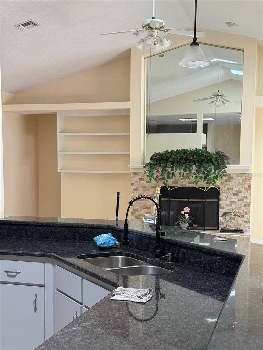 1760 LAKE TERRACE DR, Eustis, FL 32726 family room