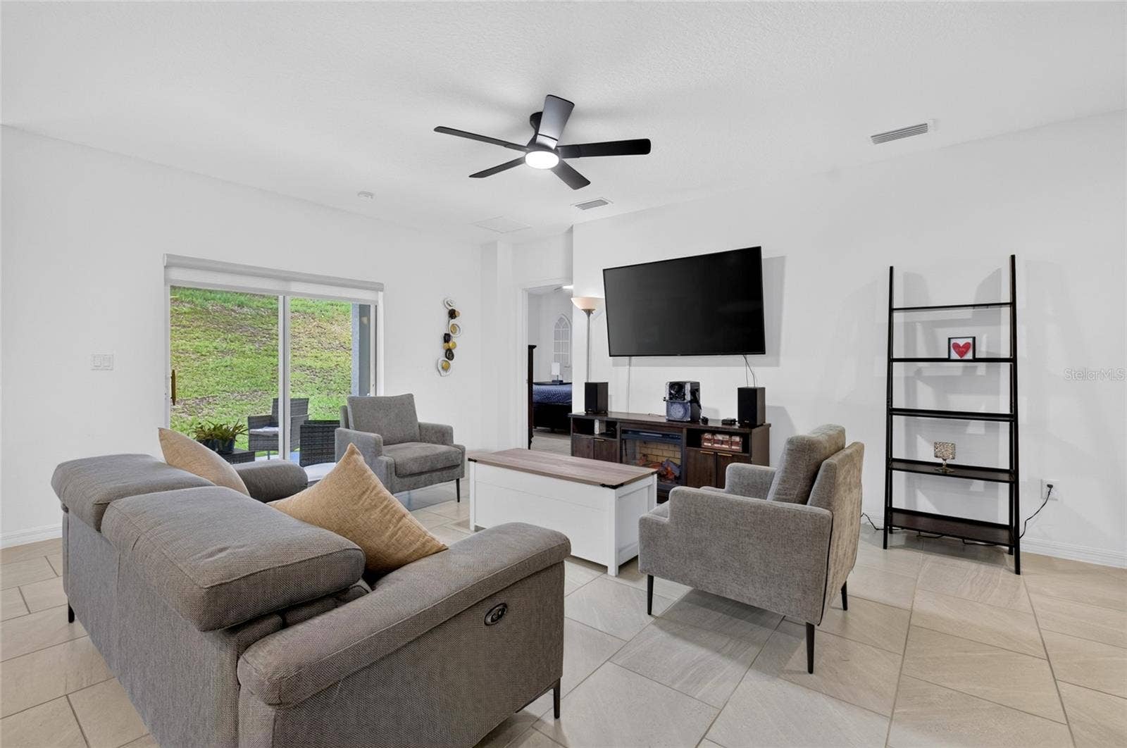 1181 STRATTON AVENUE, Groveland, FL 34736