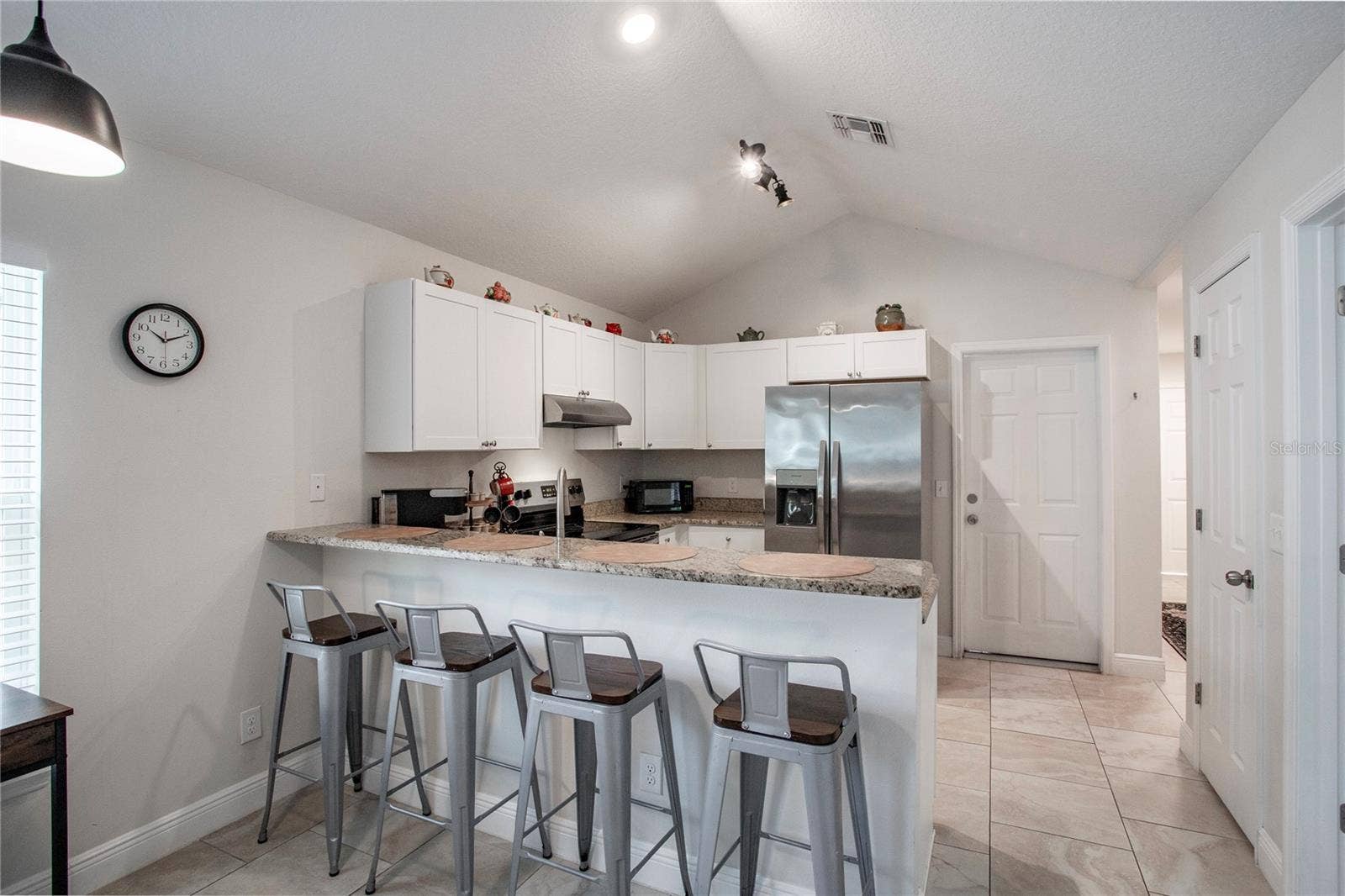 1202 S DEWEY STREET, Eustis, FL 32726