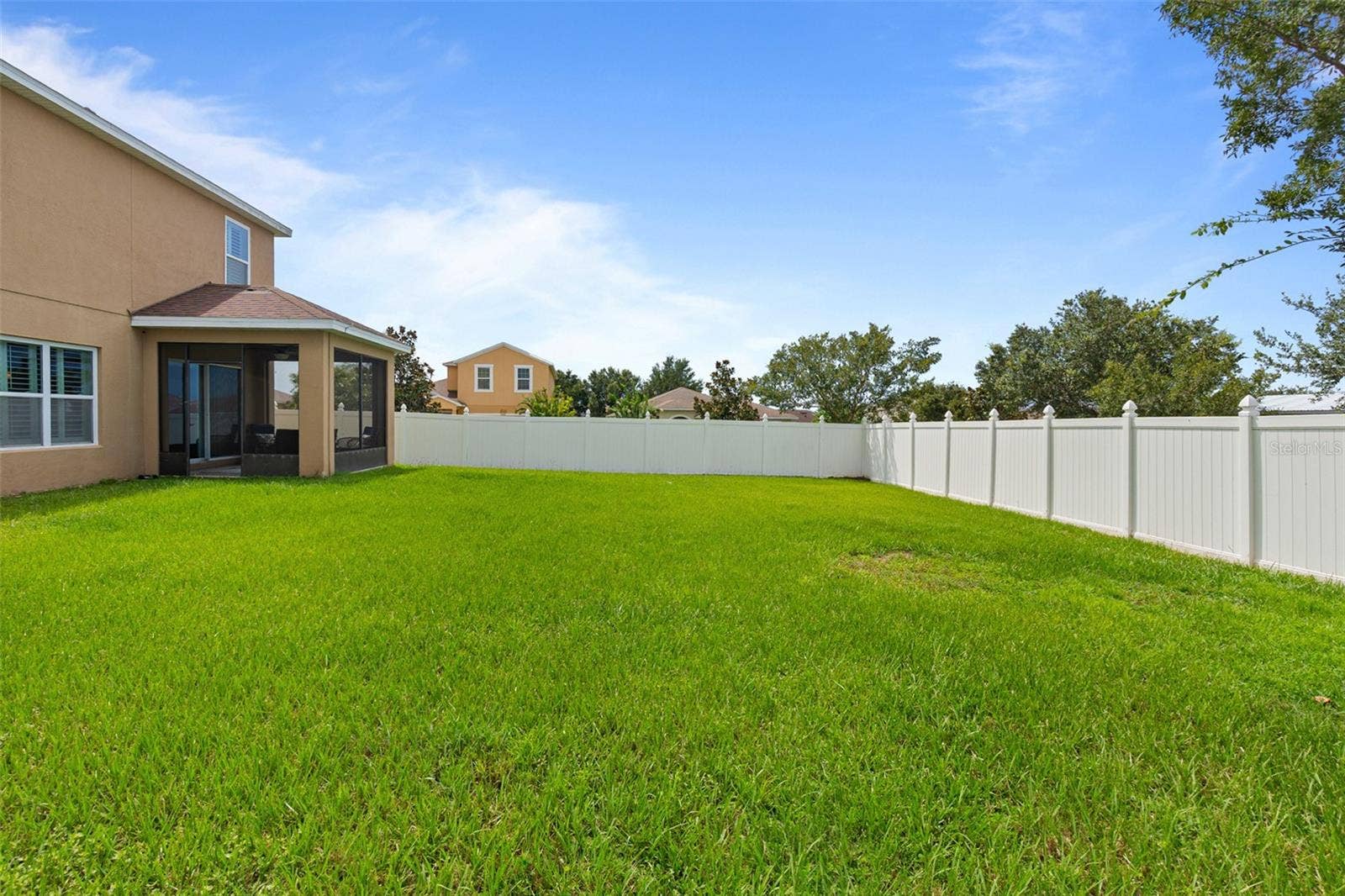 301 SPARROW HAWK DRIVE, Groveland, FL 34736